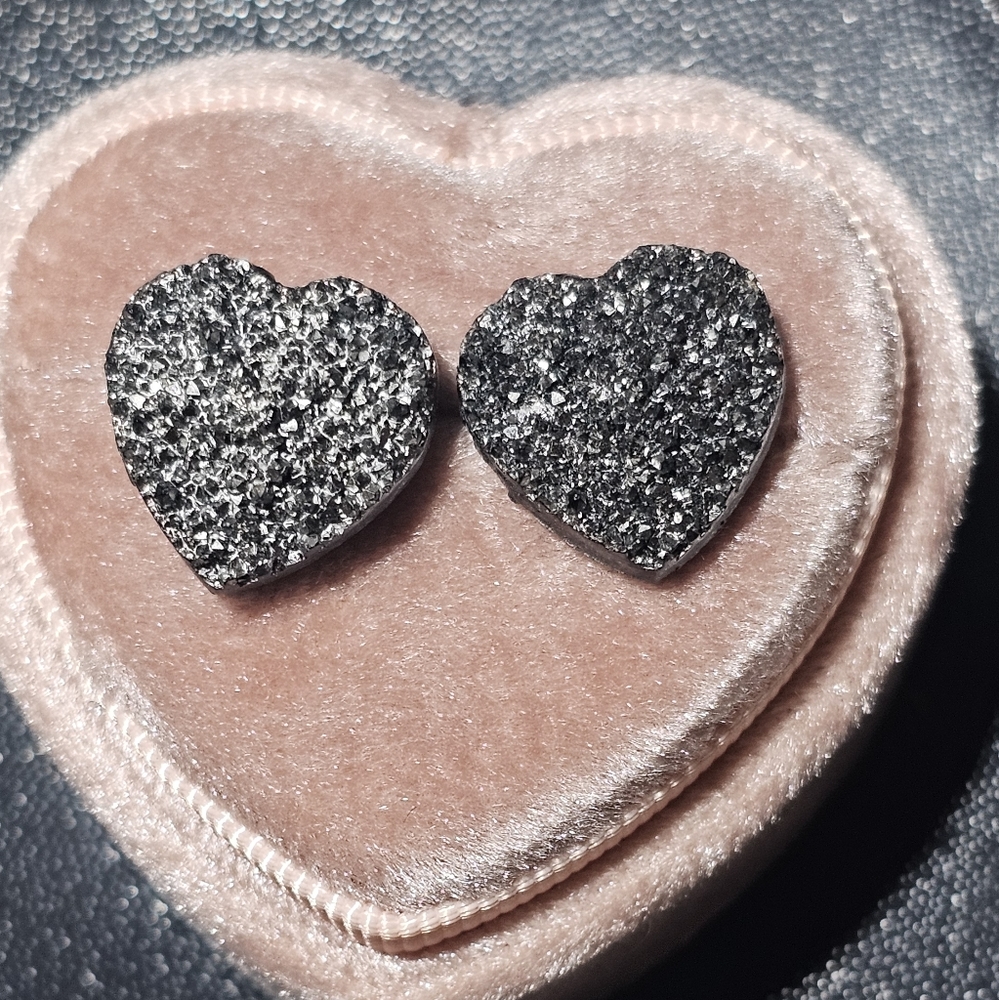 Druzy heart stud earrings